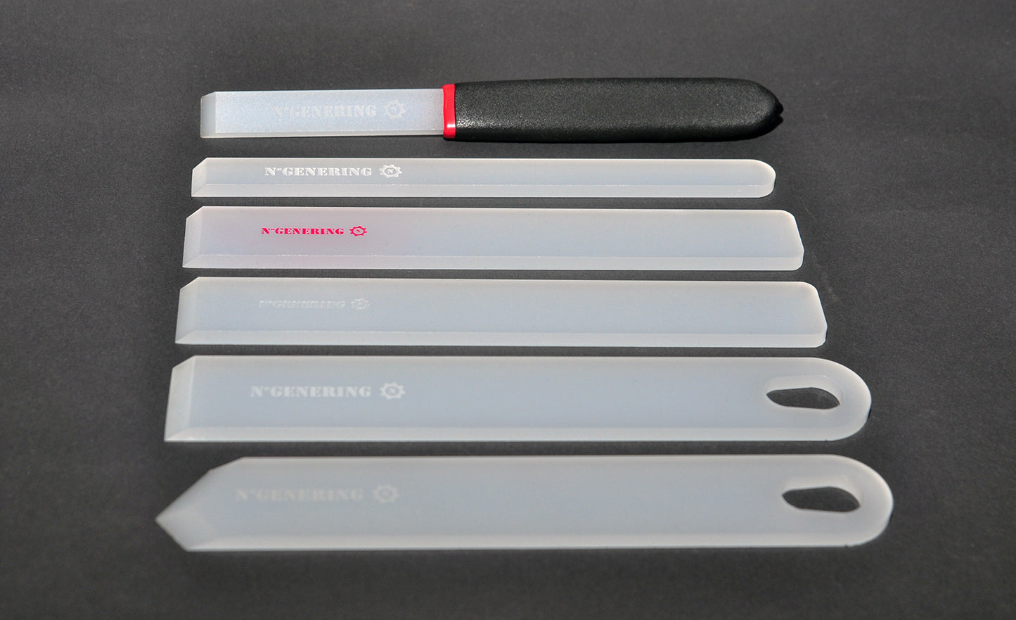 Grattoir Compact N’GENERING – Manche caoutchouc 🖐️