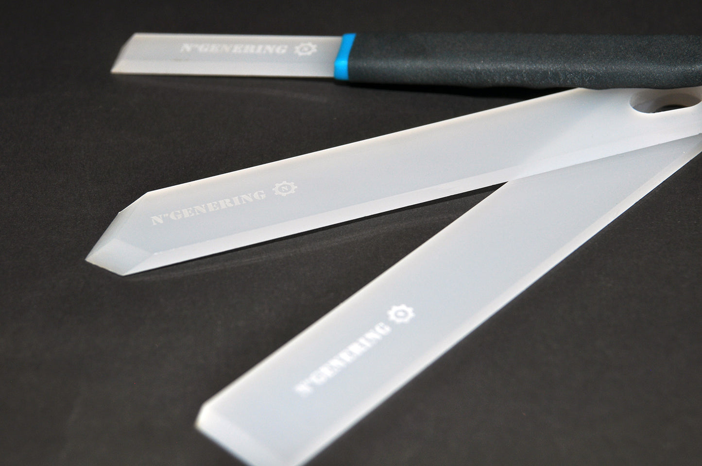 Grattoir N’GENERING LARGE AS – L’original efficace 🎭